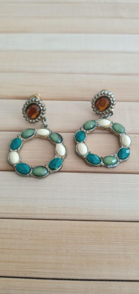 Hang oorbellen stekers groen, beige en cognac kleur, Sieraden, Tassen en Uiterlijk, Oorbellen, Nieuw, Hangers, Overige materialen