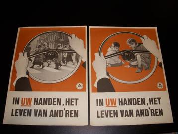 2 Posters Veilig Verkeer in UW handen, het leven van And'ren beschikbaar voor biedingen