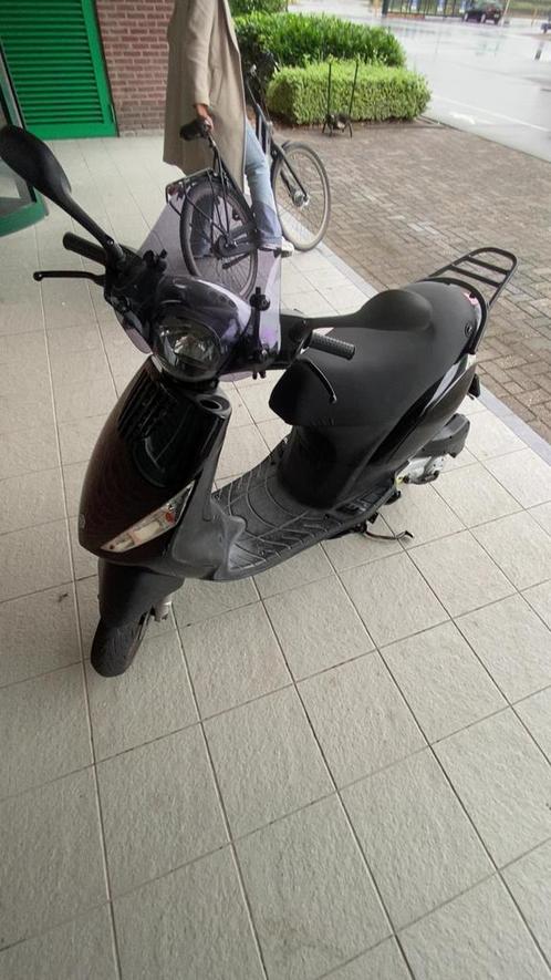 Piaggio zip 4t + 2t blok, Fietsen en Brommers, Scooters | Piaggio, Zo goed als nieuw, Zip, Ophalen
