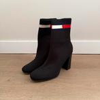 Tommy Hilfiger enkellaarzen, Zwart, Lage of Enkellaarzen, Ophalen of Verzenden, Zo goed als nieuw