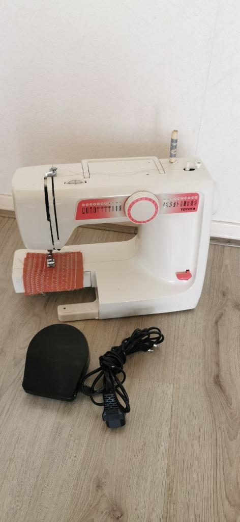 Naaimachine TOYOTA RS 2000 CB goede werkende naaien verschil, Hobby en Vrije tijd, Naaimachines en Toebehoren, Gebruikt, Naaimachine