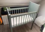 Ledikant / babybed / wiegje (mintgroen) incl. gratis matras, Ophalen, Zo goed als nieuw, Ledikant