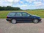 Volvo V40 2.0 T 2004 Zwart, Auto's, 65 €/maand, 4 cilinders, Stationwagon, Handgeschakeld
