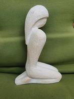 Beeldje vrouw zandsteen abstract weergegeven, Ophalen