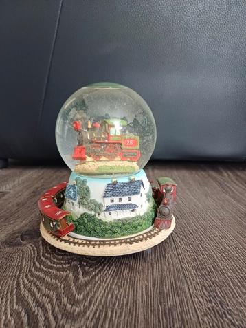 Sneeuwbol Trein met Muziek beschikbaar voor biedingen