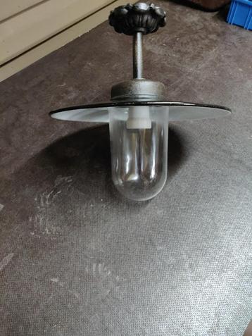 OUDE STALLAMP - HOEVELAMP - VERLICHTING - PLAFONNIER beschikbaar voor biedingen