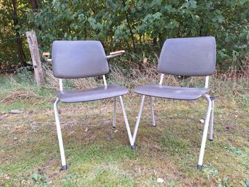 61 x Vintage Marko schoolstoelen cafestoelen stoelen horeca  beschikbaar voor biedingen