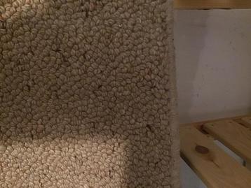 Wollen beige vloerkleed beschikbaar voor biedingen