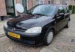 Opel Corsa 1.2 16V 5D 2003 Zwart trekhaak, APK 12-12-2025, Auto's, Opel, Voorwielaandrijving, 450 kg, 74 pk, 31 €/maand