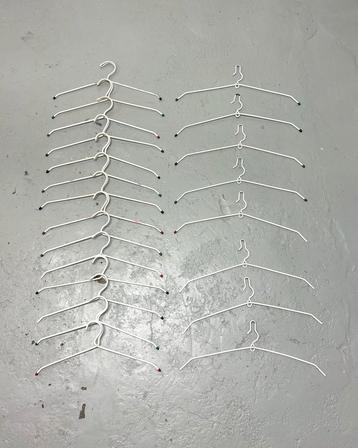 22 Tomado Kleerhangers - Vintage 70s Retro beschikbaar voor biedingen