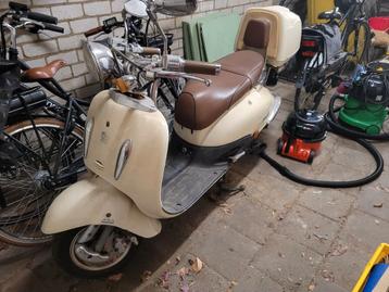 Fosti Retro  bromscooter 50cc  beschikbaar voor biedingen