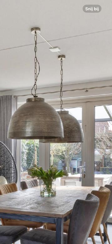 2 industriele hanglampen beschikbaar voor biedingen