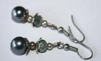 Oorbellen met grijze parels en facetkralen, Sieraden, Tassen en Uiterlijk, Oorbellen, Overige materialen, Hangers, Nieuw, Ophalen of Verzenden