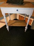 Antiek tafeltje met lade en plank, Ophalen