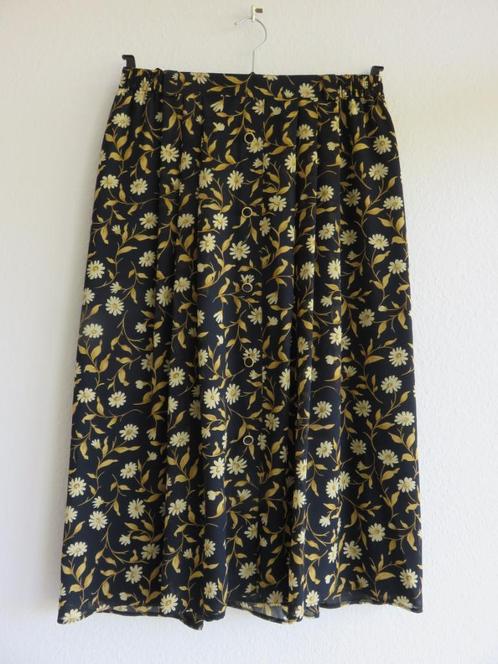 DelMod donkerblauwe lange rok met gele bloemen maat 42, Kleding | Dames, Rokken, Zo goed als nieuw, Maat 42/44 (L), Blauw, Onder de knie