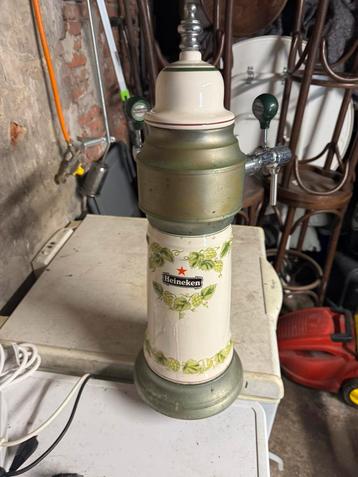 Oude Heineken tapzuil porseleinen tapzuil met 2 kranen  beschikbaar voor biedingen