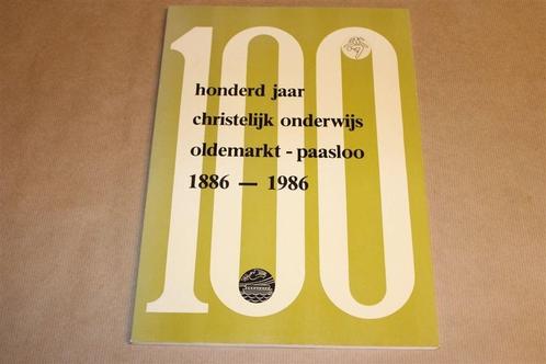 100 Jr Onderwijs Oldemarkt [1986] — Foto's & Reüniebijlage, Boeken, Geschiedenis | Stad en Regio, Gelezen, 20e eeuw of later, Ophalen of Verzenden