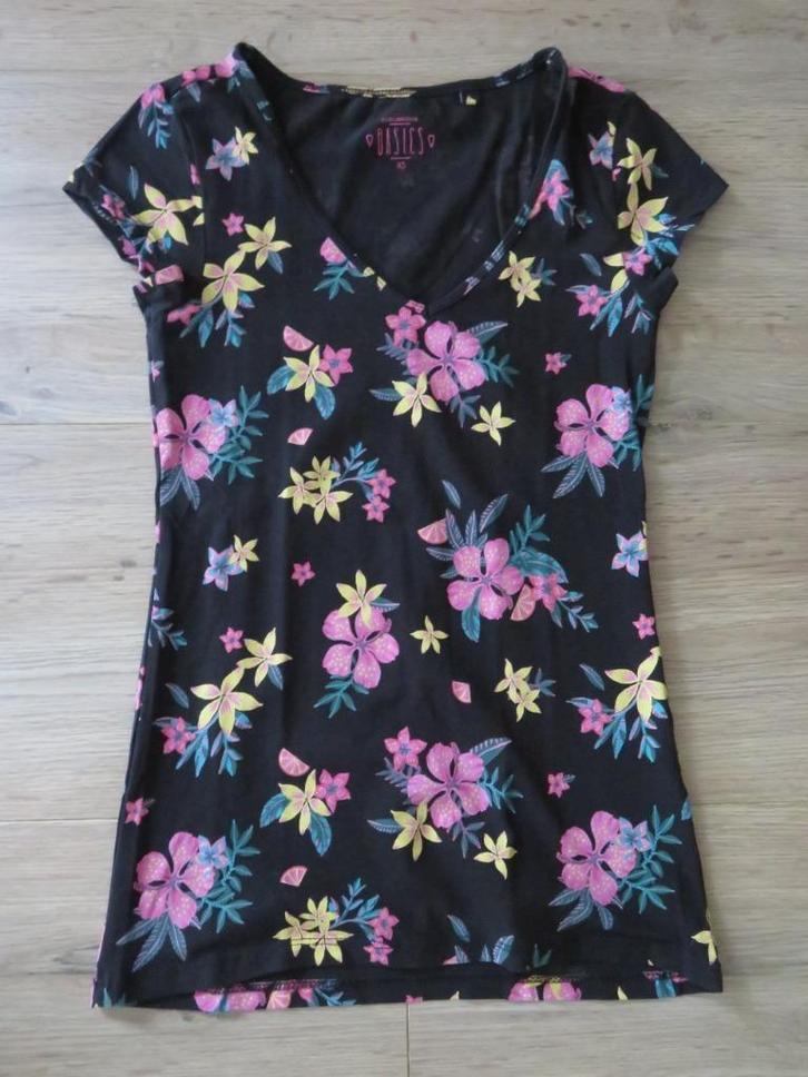 Shirt Zwart met bloemen Maat 34/XS, Kleding | Dames, T-shirts, Zo goed als nieuw, Maat 34 (XS) of kleiner, Zwart, Korte mouw, Ophalen of Verzenden