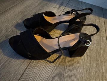Zwarte sandalen met hak van Stradivarius – maat 37 beschikbaar voor biedingen