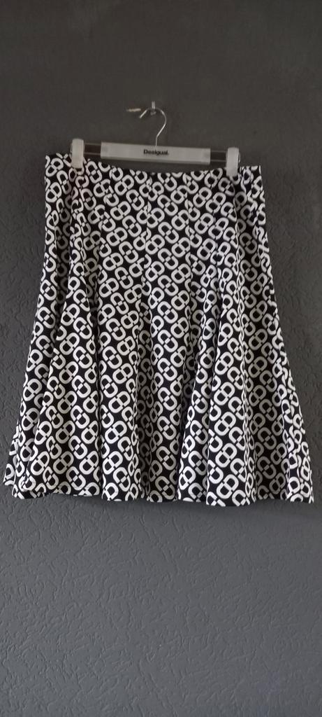 Paprika Rok Maat L - Zwart/Wit Patroon, Kleding | Dames, Rokken, Zo goed als nieuw, Maat 42/44 (L), Zwart, Knielengte, Ophalen of Verzenden