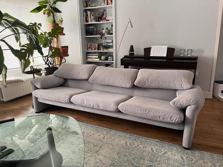 Cassina Maralunga 3zits en 2zits Vico Magistretti, Huis en Inrichting, Banken | Bankstellen, Gebruikt, Stof, Ophalen