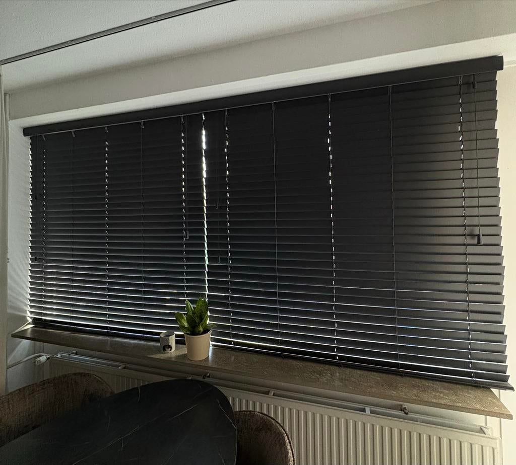 Vandaag of morgen ophalen! 2 Antraciet Sunwood PVC Jaloezieë, Ophalen, Zo goed als nieuw, Zwart, 150 tot 200 cm