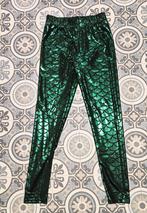 Mooie glanzende groene broek maat XS/S met schubbenprint, Kleding | Dames, Nieuw, Ophalen of Verzenden, Maat 34 (XS) of kleiner