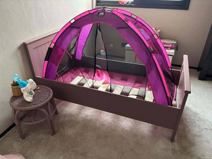 Peuterbed meisje 70x150 met bed tent, Kinderen en Baby's, Kinderkamer | Bedden, Zo goed als nieuw, 140 tot 160 cm, 70 tot 85 cm