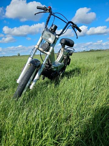 Tomos in hele nette en originele staat! (mag ook ruilen) beschikbaar voor biedingen