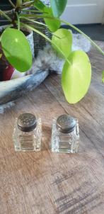 glazen peper- en zoutstrooiers, metalen deksels antiek, Glas of Glazen, Ophalen of Verzenden, Overige stijlen, Glas