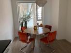 Woood Rhonda tafel + oranje buisframe stoelen, Huis en Inrichting, Tafels | Eettafels, Ophalen, Gebruikt, 100 tot 150 cm, Rond