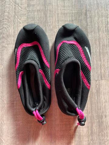 Waterschoenen maat 30 beschikbaar voor biedingen