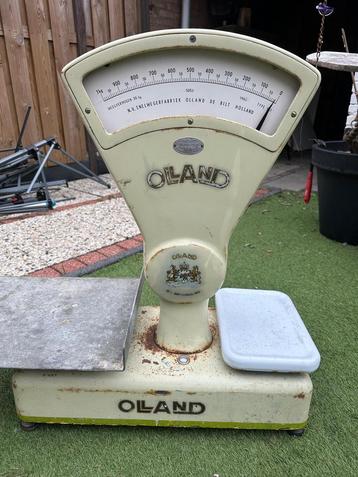 Brocante weegschaal beschikbaar voor biedingen