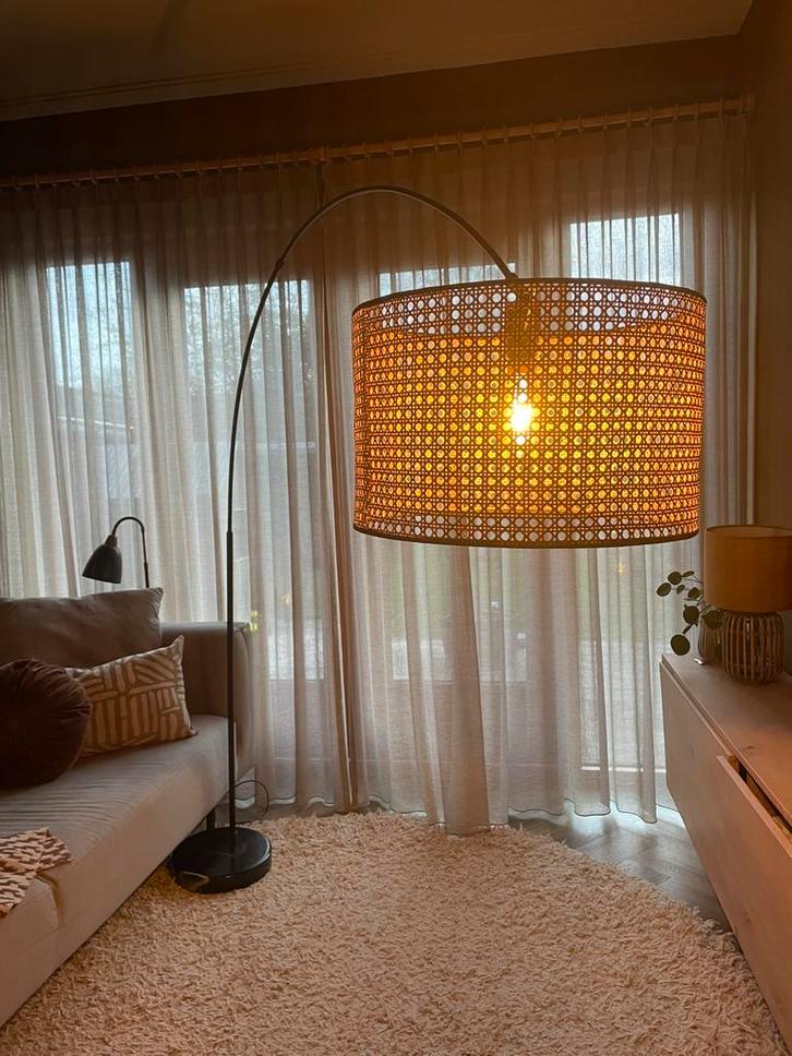 Stalamp vloerlamp met boog Brilliant Wiley rotan metaal, Huis en Inrichting, Lampen | Vloerlampen, Zo goed als nieuw, 150 tot 200 cm