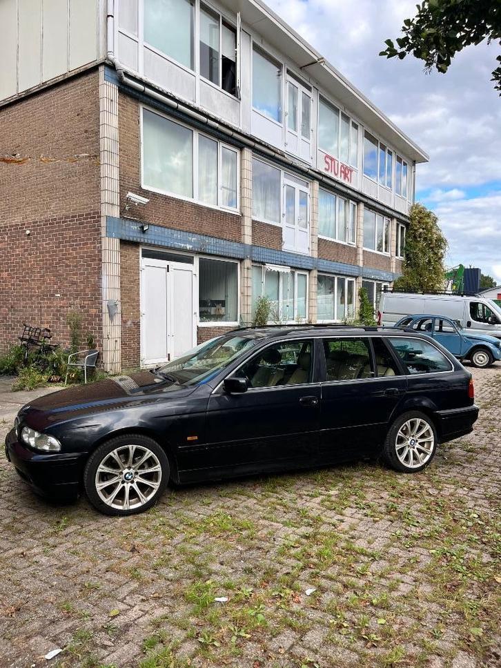 BMW 5-Serie 2.2 I 520 Touring 2001 Zwart, Auto's, BMW, Particulier, 5-Serie, ABS, Adaptive Cruise Control, Airbags, Airconditioning