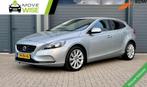 Volvo V40 T3 150pk Momentum | Trekhaak | 149.000 km NAP | Ni, Voorwielaandrijving, Gebruikt, Zwart, 4 cilinders