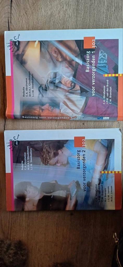 Basiszorg voor verzorgenden 1 & 2, Boeken, Studieboeken en Cursussen, Gelezen, MBO, Ophalen of Verzenden