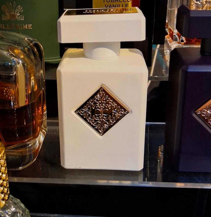 Initio Musk therapy sample, Sieraden, Tassen en Uiterlijk, Uiterlijk | Parfum, Zo goed als nieuw, Ophalen of Verzenden