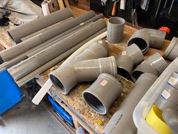 Pvc afvoeren bochten koppelstukken beschikbaar voor biedingen