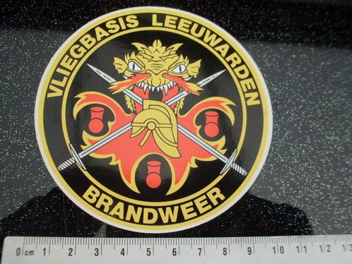 sticker vliegbasis leeuwarden brandweer logo embleem draak, Verzamelen, Stickers, Zo goed als nieuw, Bedrijf of Vereniging, Verzenden