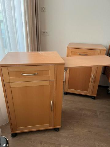 2 nachtkastjes voor verpleegbed, hoog laag bed beschikbaar voor biedingen