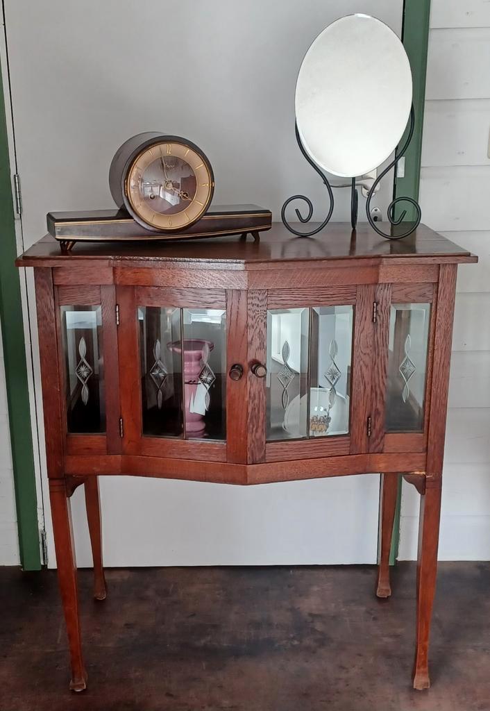 Antiek theekastje met glazen deuren, Antiek en Kunst, Antiek | Meubels | Kasten, Ophalen of Verzenden