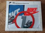NIEUW Nike First Year set, Ophalen of Verzenden, Nieuw, Kraamcadeau