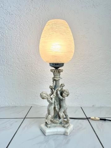 Vintage Italiaanse tafellamp putti cherubijn beschikbaar voor biedingen