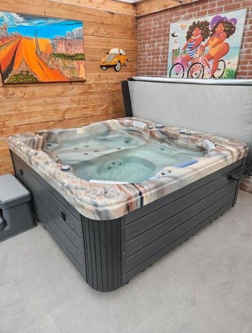 ZGAN Wellis jacuzzi 6 persoons, Tuin en Terras, Bubbelbaden en Hottubs, Zo goed als nieuw, Trap, Ophalen