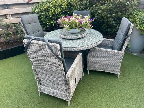 Nette tuinset van de Intratuin, Tuin en Terras, Tuinsets en Loungesets, Gebruikt, Tuinset, Wicker, 4 zitplaatsen, Eettafel, Stoel