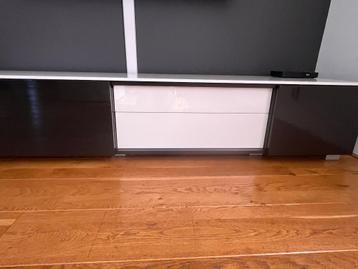 Tv meubel  beschikbaar voor biedingen