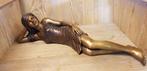 bronzen beeld / liggende VROUW /nieuw, Tuin en Terras, Tuinbeelden, Nieuw, Info@huisentuindecoratiemarie.nl, Mensenbeeld, Huis en tuin decoratie marie