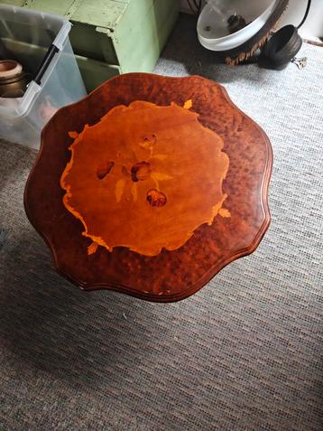 Antieke Bloementafel/Wijn Tafel - 60cm beschikbaar voor biedingen