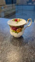 Royal Albert kopje, Huis en Inrichting, Keuken | Servies, Gebruikt, Ophalen of Verzenden, Overige stijlen, Kop(pen) en/of Schotel(s)
